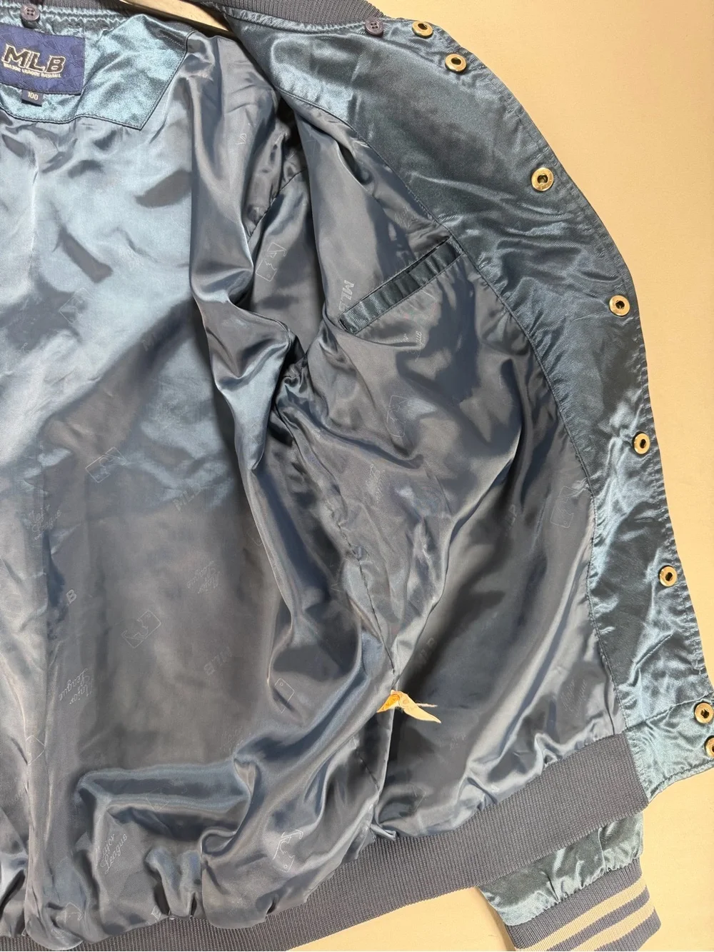 NWOT MLB NY Yankees Blue Satin Bomber Varsity Jacket Mens Medium Mint Cond